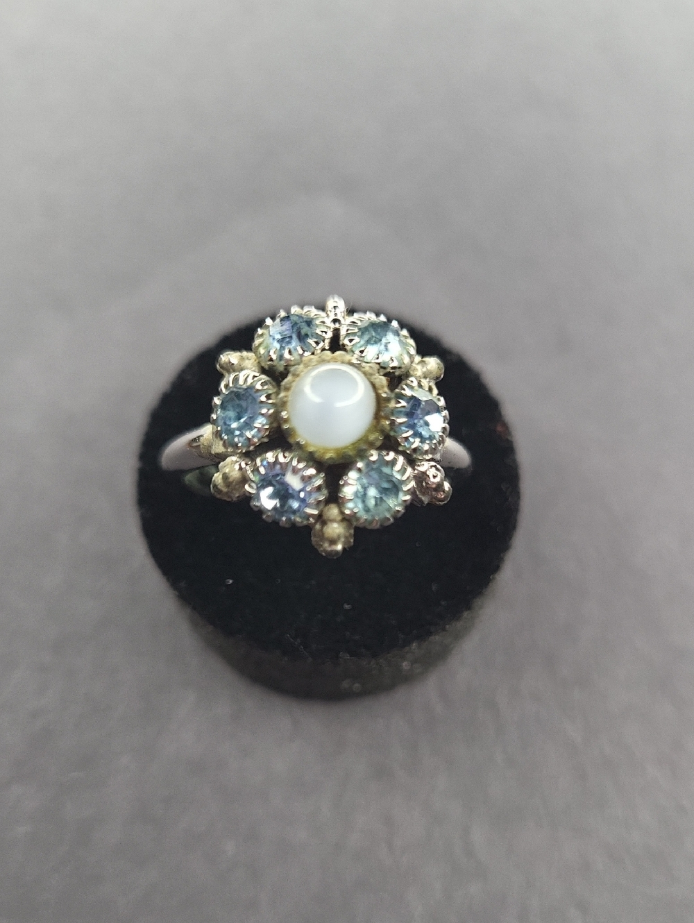 Avon Cabochon and Blue Crystal Floral Ring